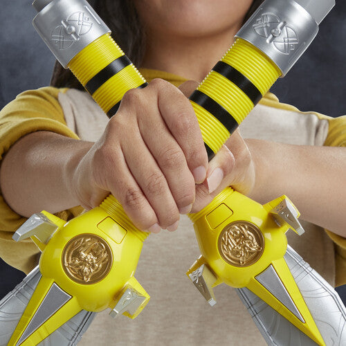 Hasbro Collectibles - Power Rangers Lightning Collection Mighty Morphin Yellow Ranger Power Daggers