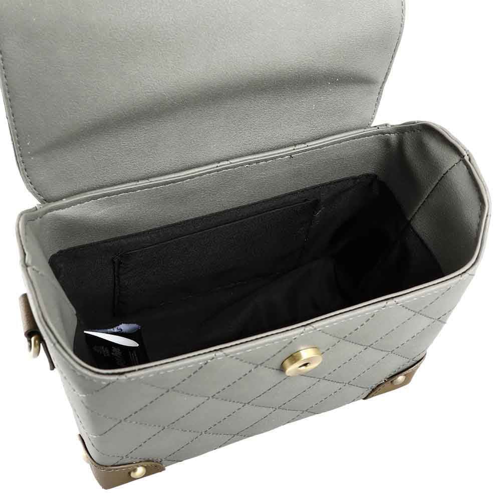 7.5 Harry Potter Hufflepuff Mini Trunk Handbag - Handbags